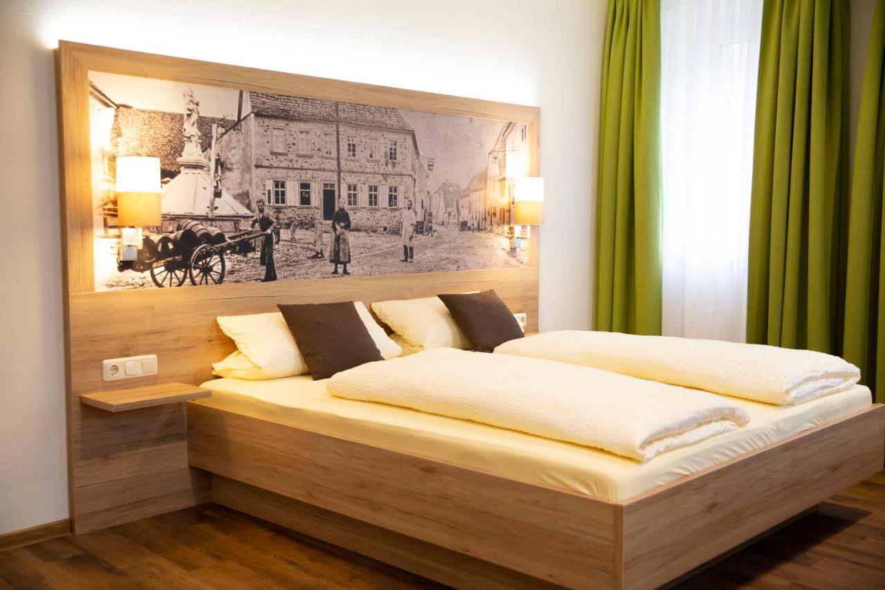 Der Patrizierhof - Weingut Gasthof Hotel - Familie Grebner Grosslangheim Zewnętrze zdjęcie